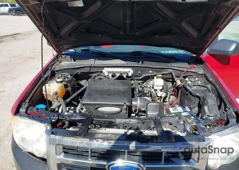 2011 Ford Escape Xlt from USA, damaged, VIN 1FMCU9DG6BKB34611